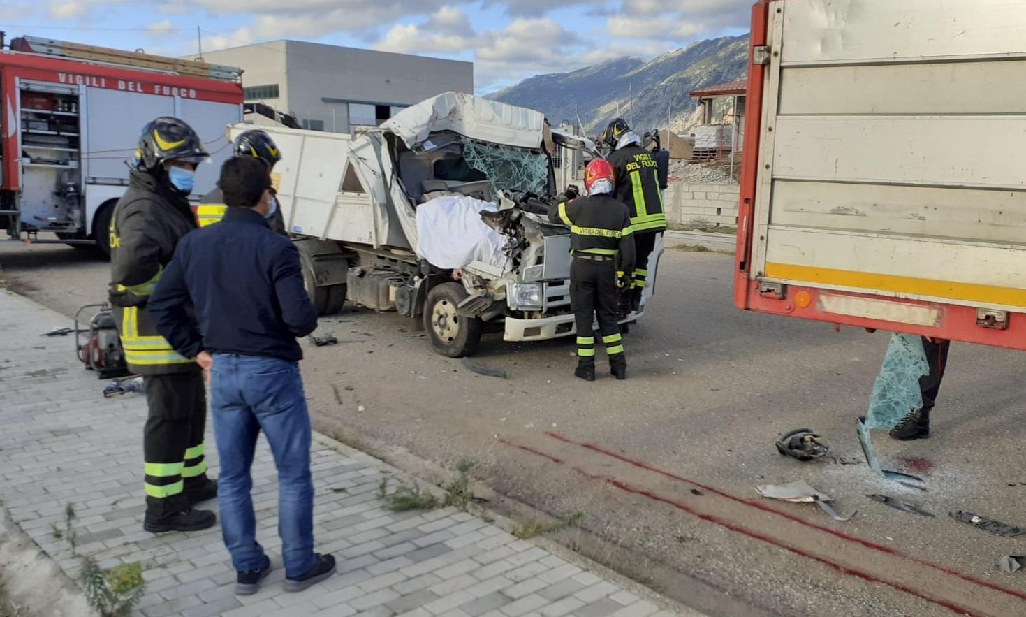 Siniscola, operaio muore tamponando con il camioncino un Tir