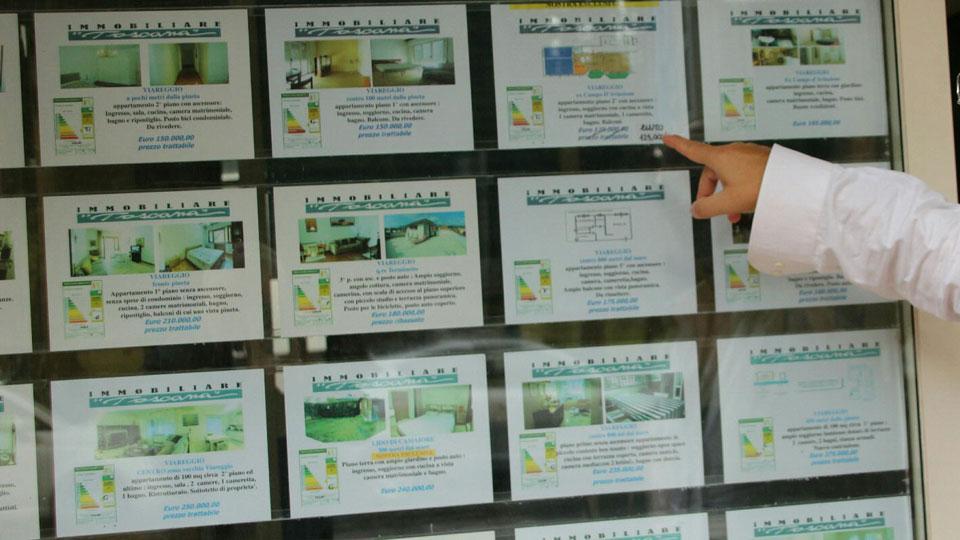 Gli effetti del Covid sui prezzi delle case, Viareggio, Camaiore e Massarosa in calo