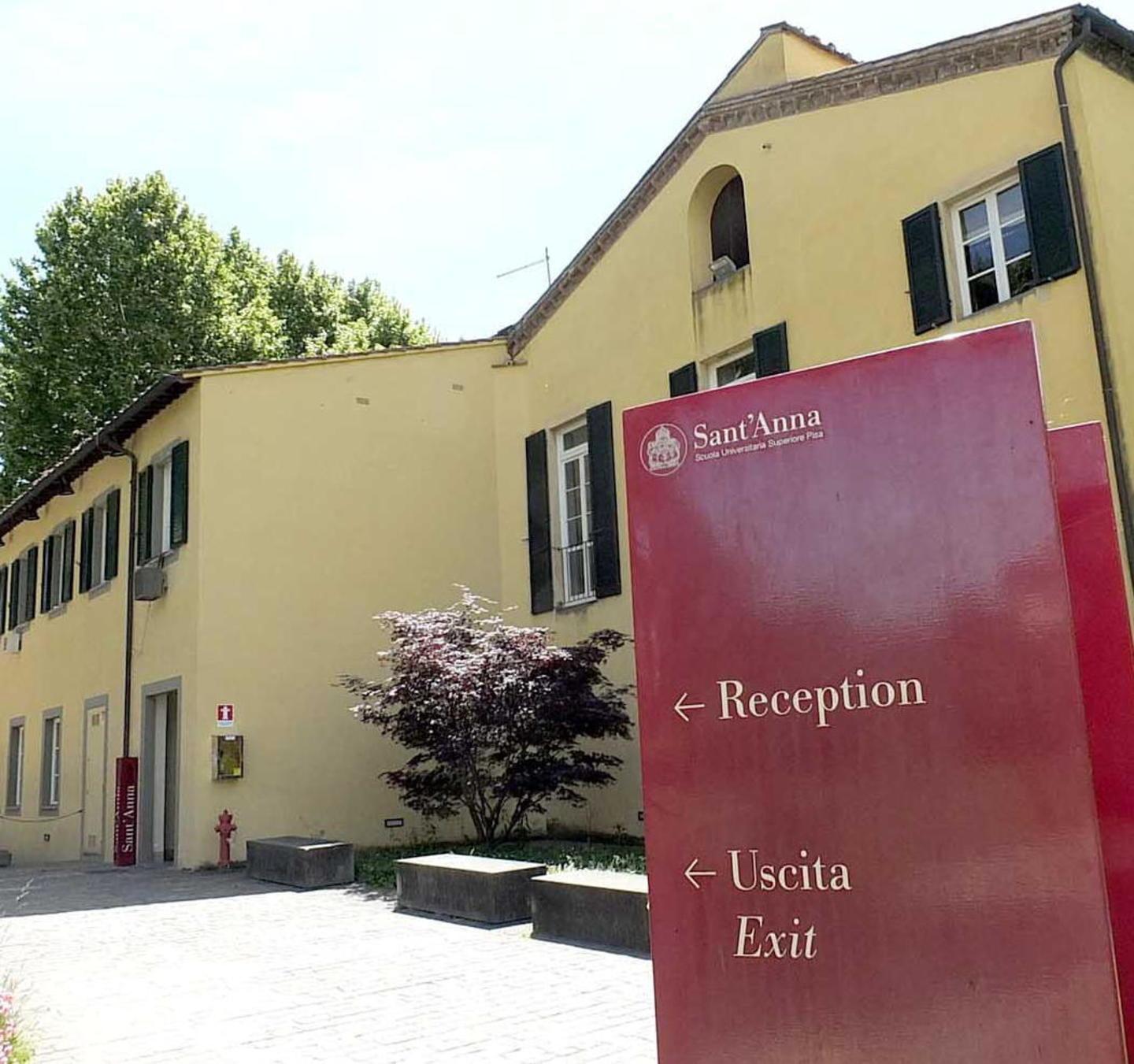 Studente contagiato, scattano i tamponi a tappeto 
