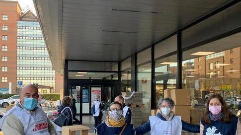 Il grande cuore di Vecchiano: mille chili di cibo per i poveri