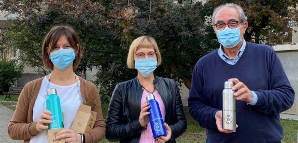 Donate agli studenti 800 borracce d’acciaio 