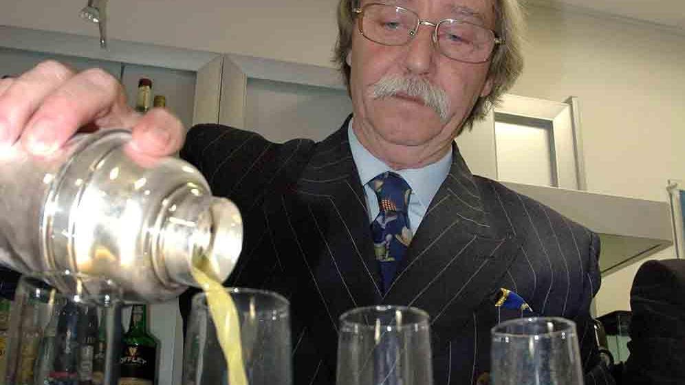 Addio a Umberto il barman da Oscar