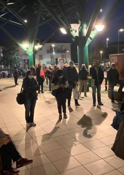 In coda per le visite all’ospedale, protestano i parenti dei pazienti