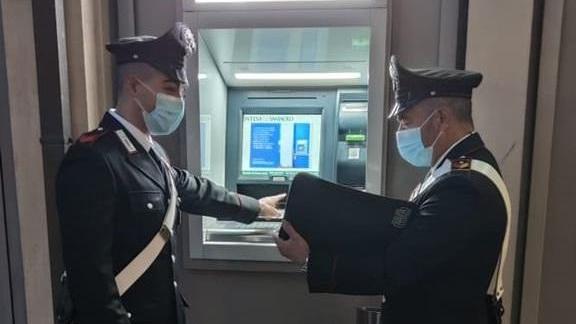 Truffa on line: denunciati due uomini
