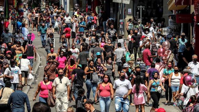 Covid: Brasile, superati 155 mila morti e 5,3 milioni casi