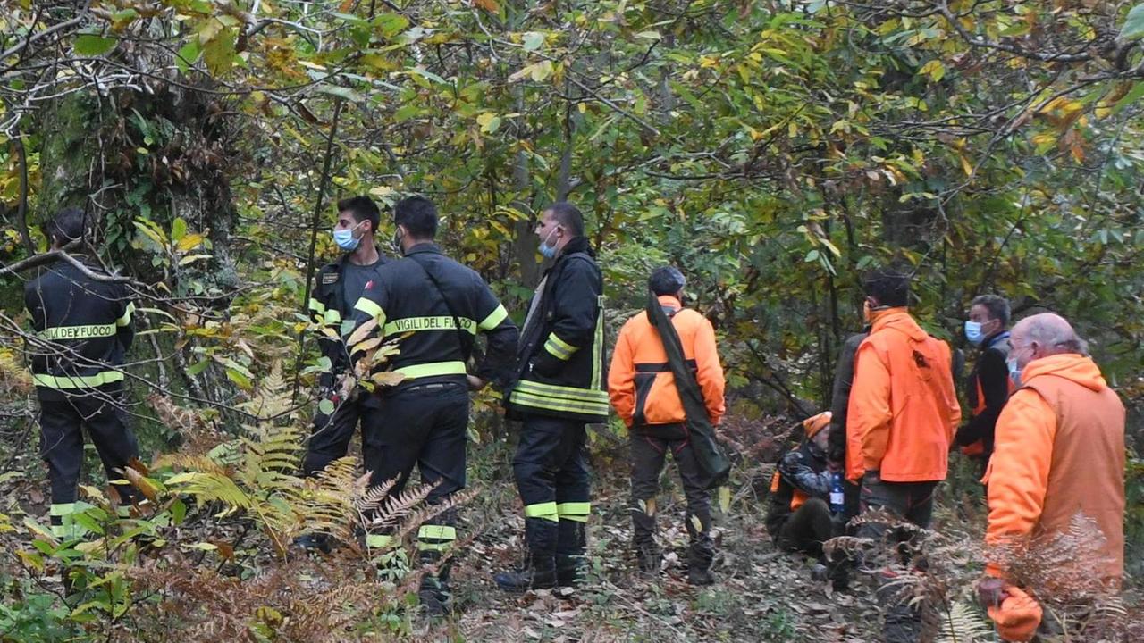 Colpito durante una battuta di caccia Due spari: muore cavatore 40enne