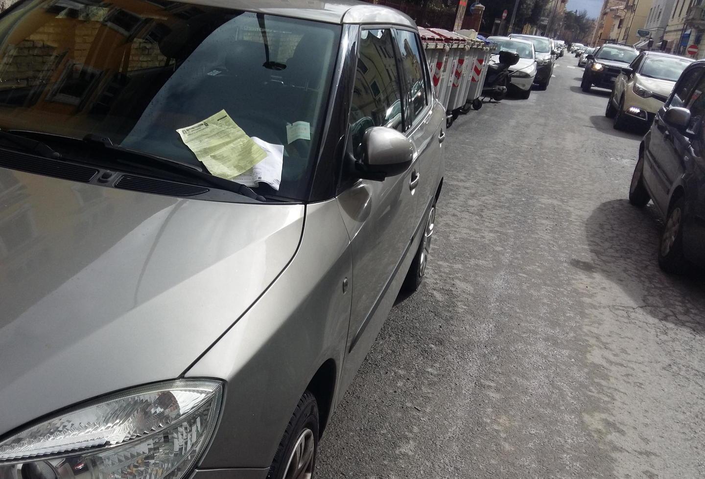 Oltre 400 le multe nella zona di via Roma Sgomberi e controlli 