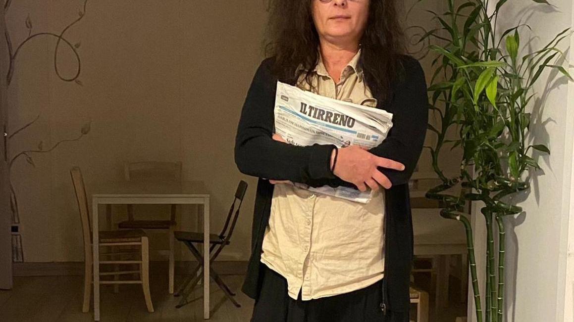 Valeria scommette sui giornali e apre un’edicola nel suo locale