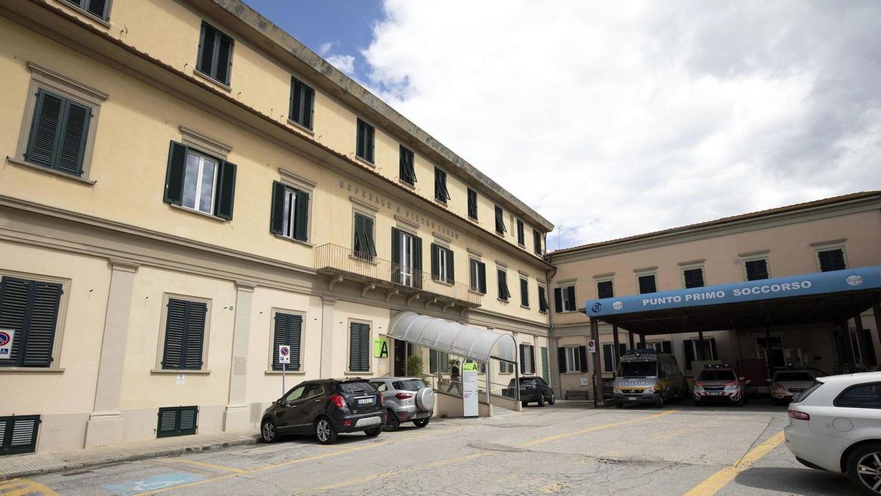 Muore anziana contagiata e l’ospedale riaccoglie i positivi