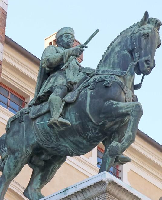 Vita, storia e leggenda di Nicolò III Cosa resta del “Padre della Patria” 