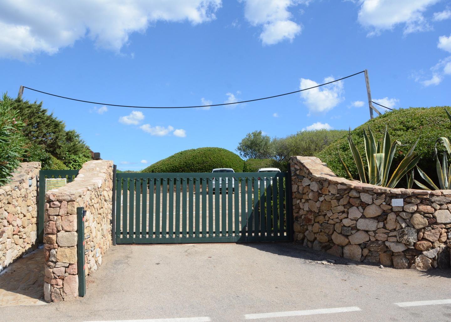 Giardiniere folgorato a Porto Rotondo accertamenti nella villa 