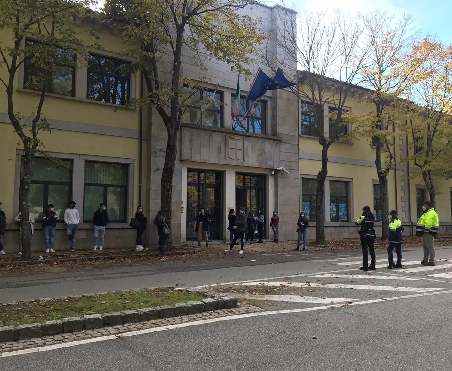 Scuole, 5 casi sospetti su 1400 test sierologici 