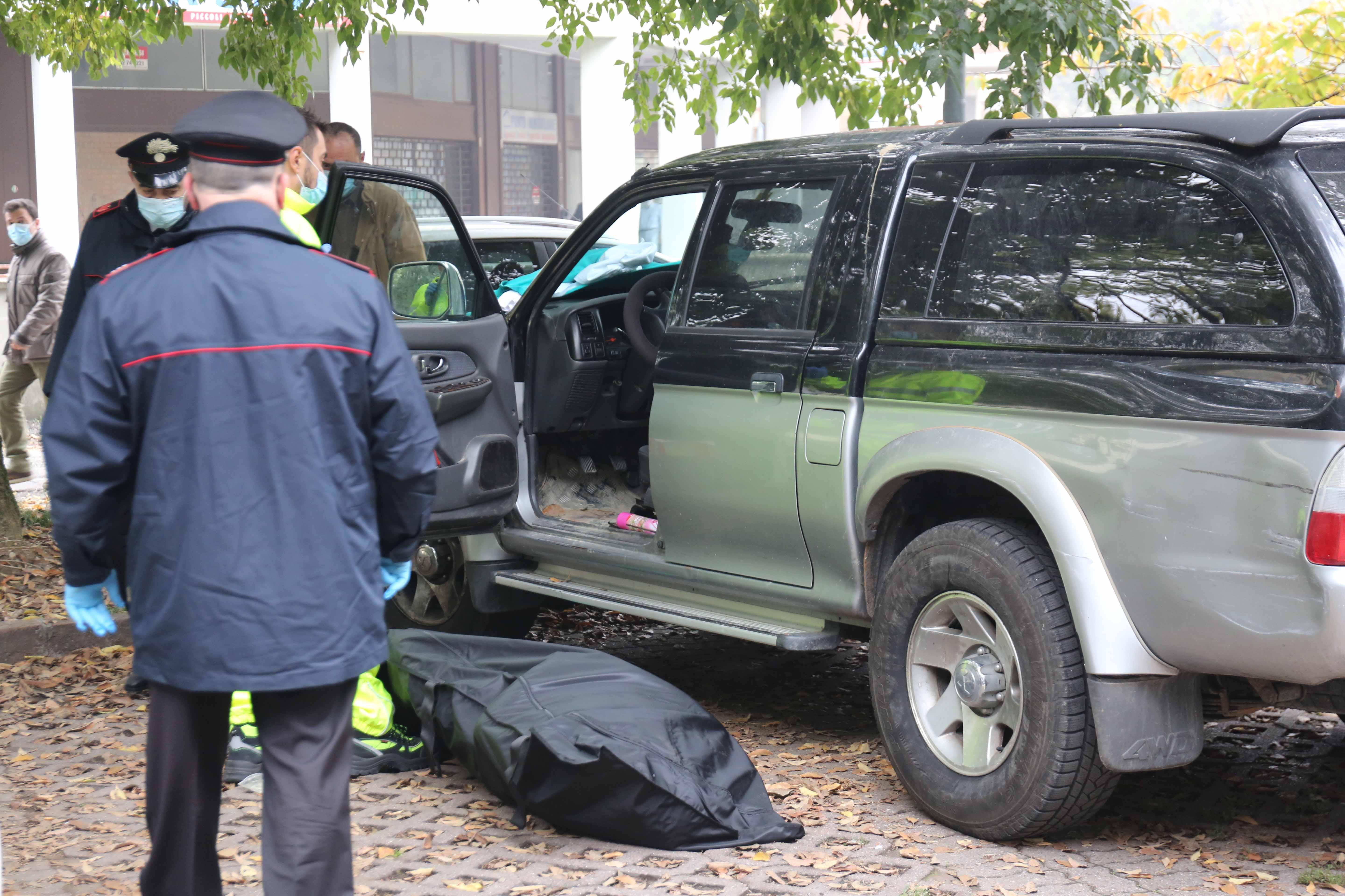 Reggio Emilia, tragedia al Mirabello: 53enne trovato morto dentro la sua auto, ha avuto un malore