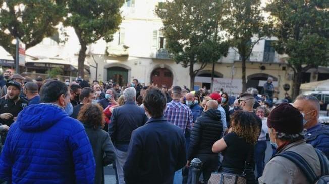 Covid: a Salerno blocchi e proteste dei commercianti