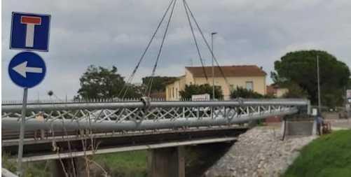 Ecco la passerella a Ponticelli: ciclisti e pedoni più sicuri