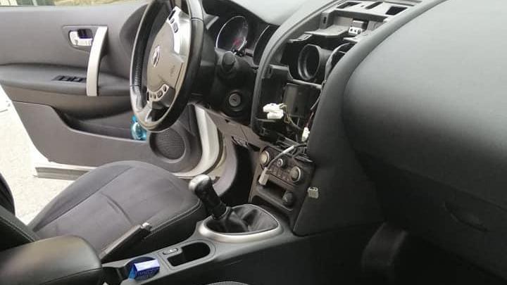 Sfondati finestrini di auto nelle vie Catalani e Rossini
