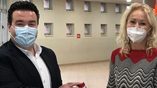 Borracce e non bottigliette: 1300 contenitori in dono agli studenti