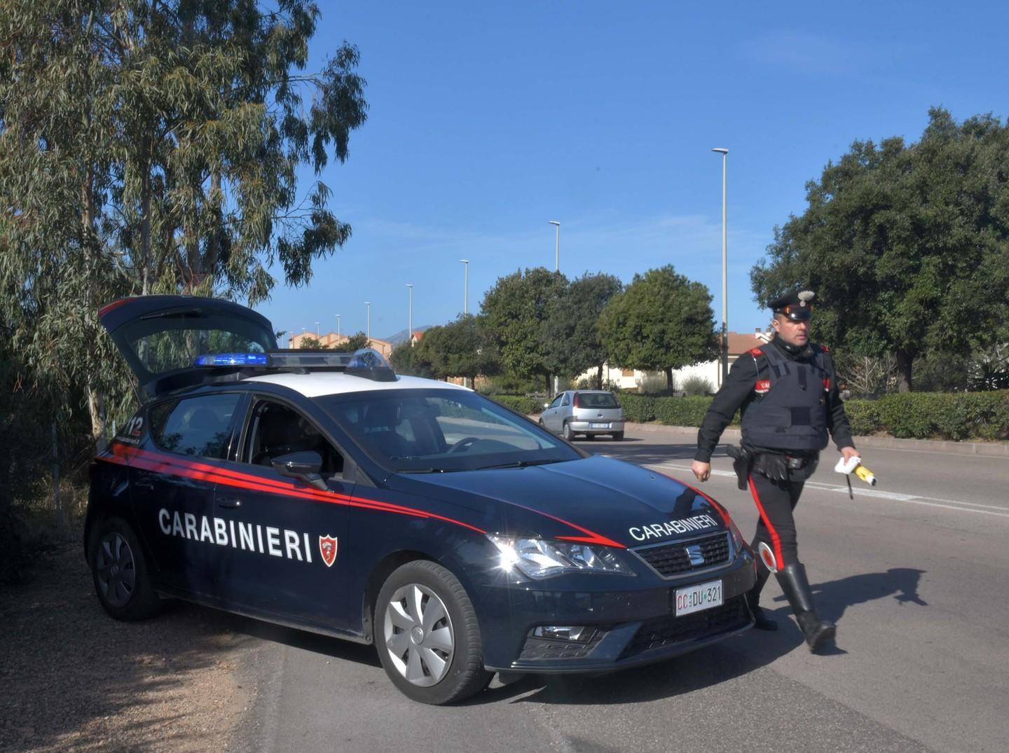 Baby spacciatori in fuga con la droga 