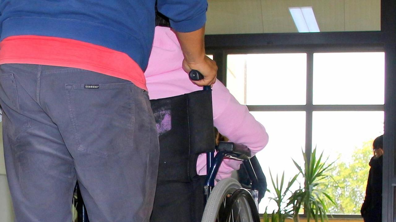 Assistenti disabili senza paga e lavoro 