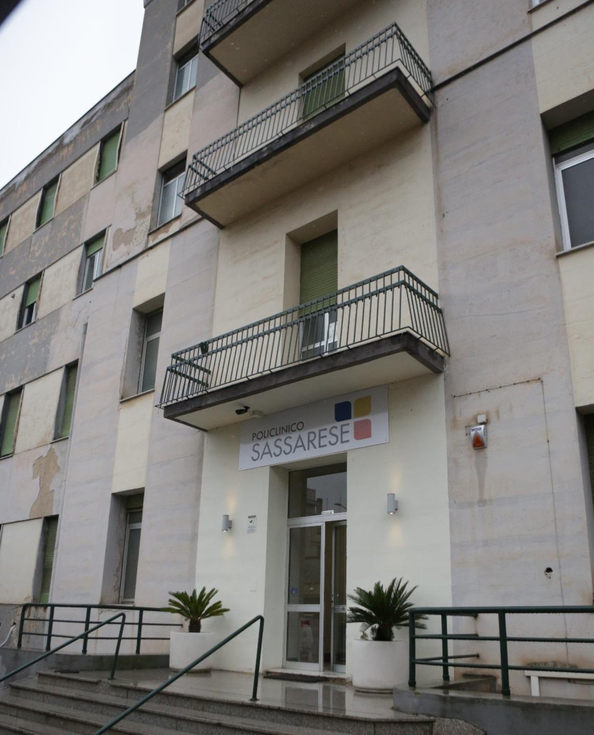 Policlinico: «Sì ai Covid ma anche alle visite» 