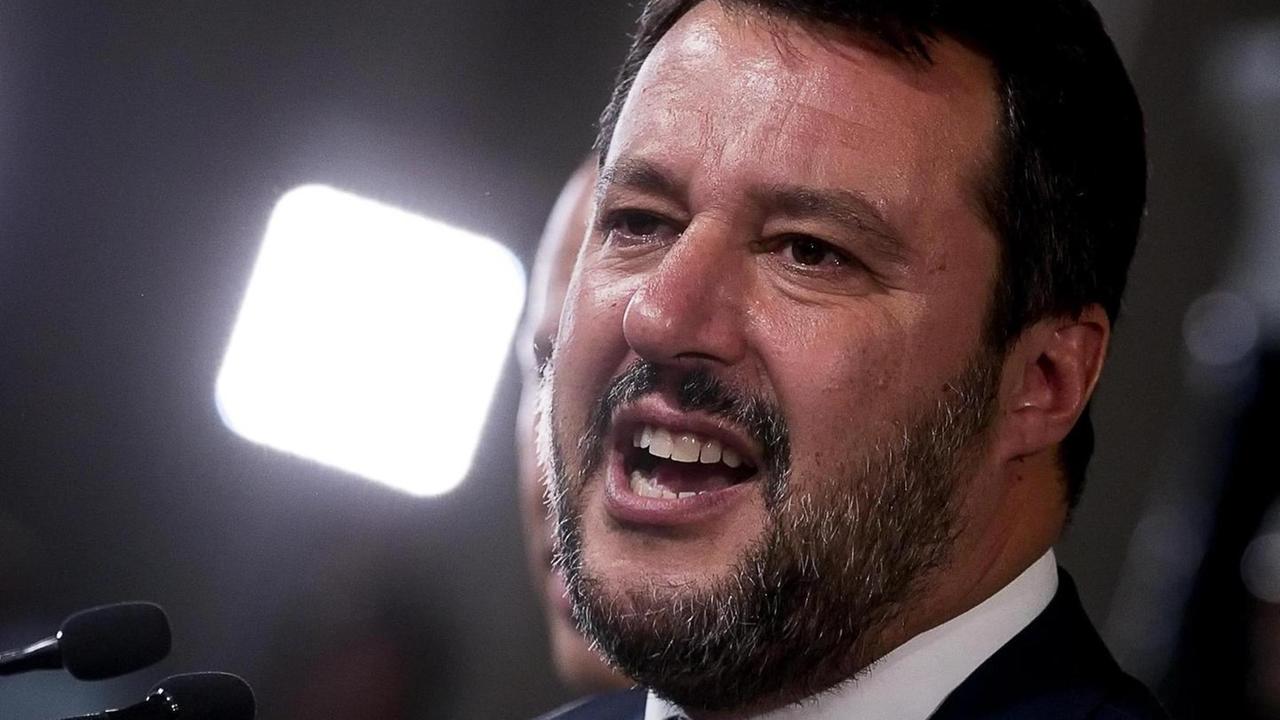 Salvini: ora si cambia Basta con la sinistra alla guida dei Comuni 