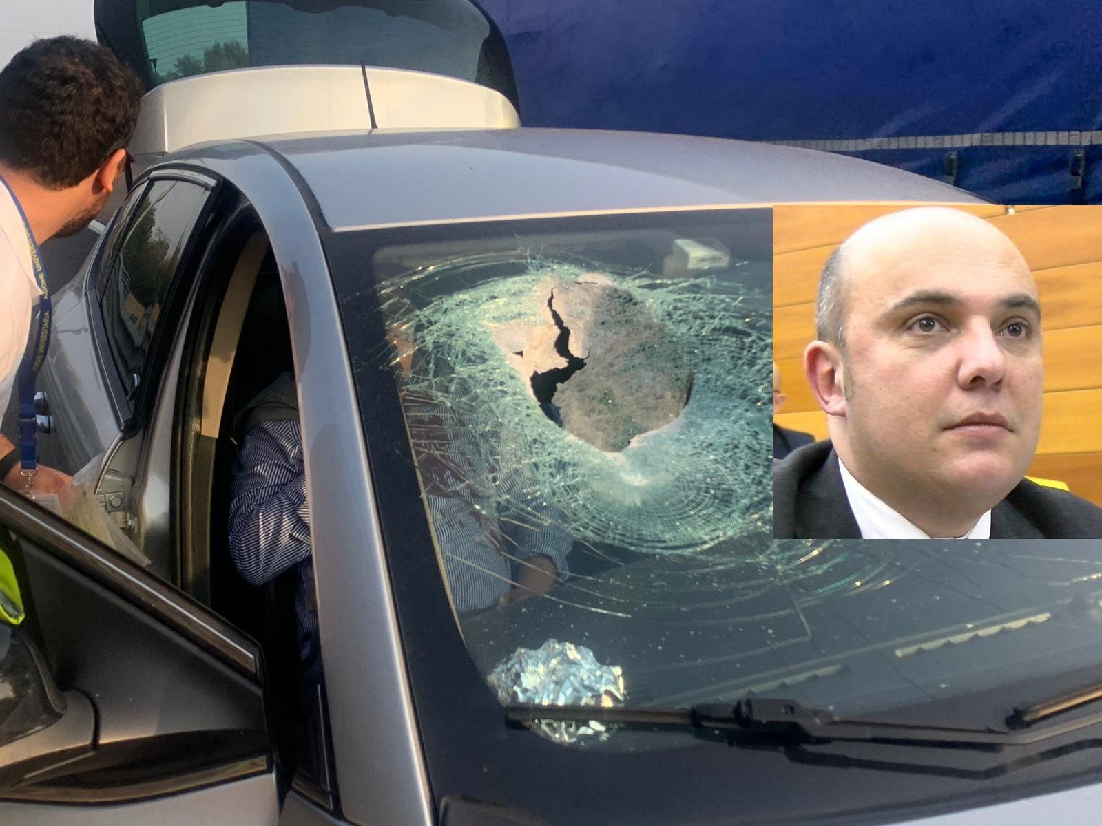 Modena Un masso in auto come un proiettile Ferito grave Michele Barcaiuolo 