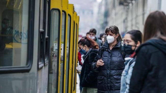 Su bus senza mascherina si dichiara 'no mask', denunciata