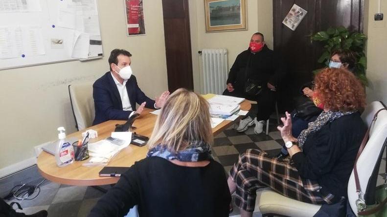 «Gli alloggi popolari crollano, dal Comune solo incuria e promesse»