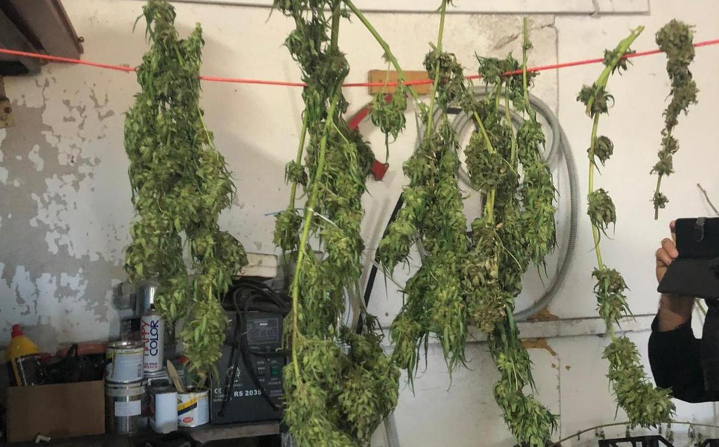 Droga dentro l’officina nei guai padre e figlio 