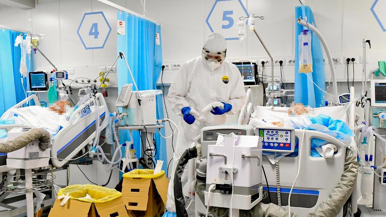 Contagi, giornata nera: i nuovi casi sono 349 e aumentano i ricoveri