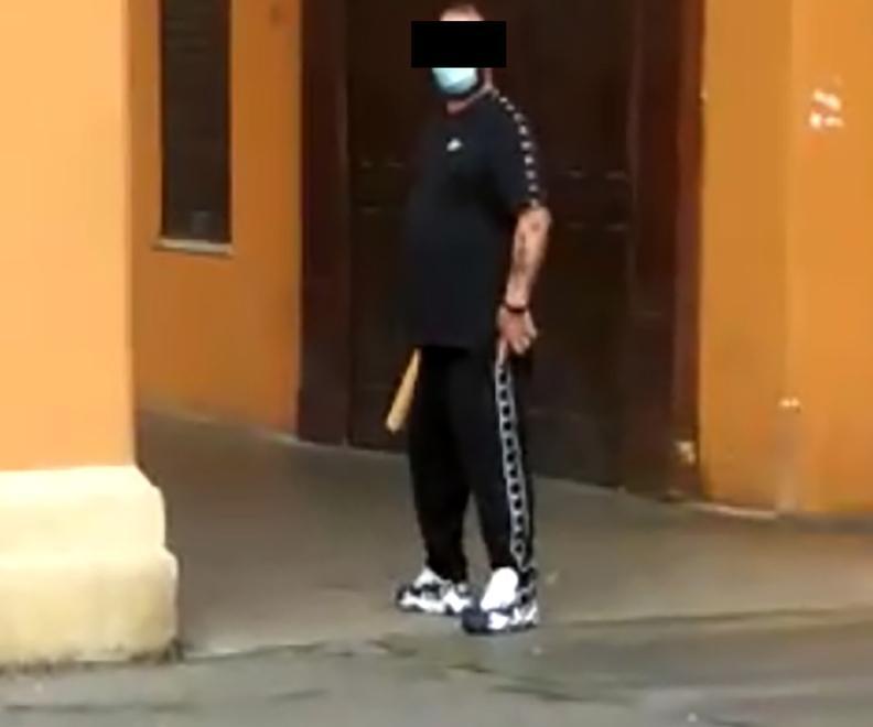 Modena Aggressione a mazzate in centro: il 48enne finisce ai domiciliari 