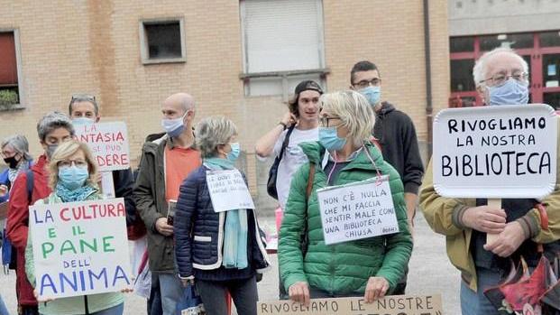 Ferrara, si inasprisce lo scontro sulle tre biblioteche: «Gestione pubblica»