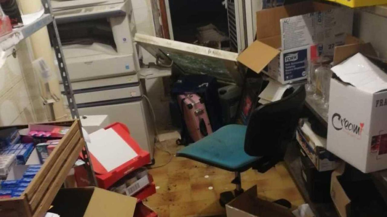 Nuovo colpo a Calafuria: via quattromila euro fra soldi e sigarette