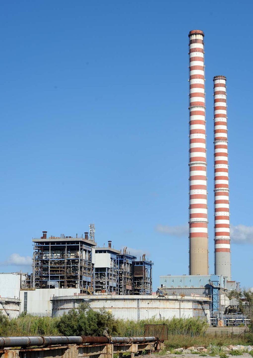 «Ex centrale: finalmente si abbattono le ciminiere»