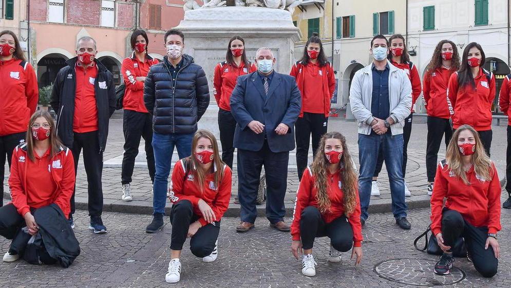 Lo School di serie B2 si presenta in piazza
