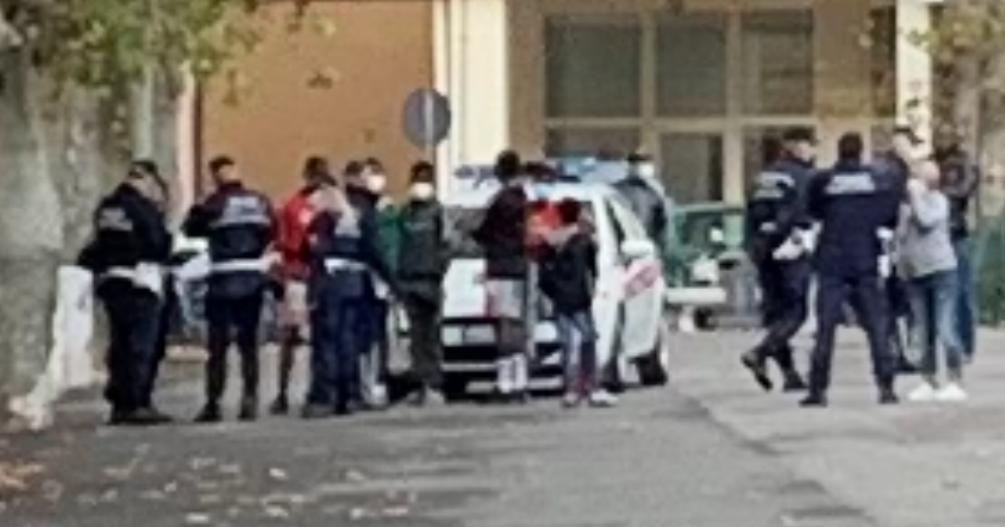 Caos e minacce ai negozianti
