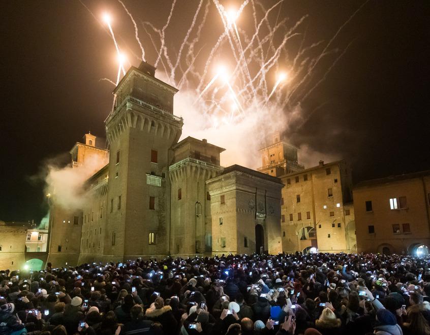Sì a luminarie e Incendio Ma sulle feste a Ferrara c’è l’incubo del lockdown 