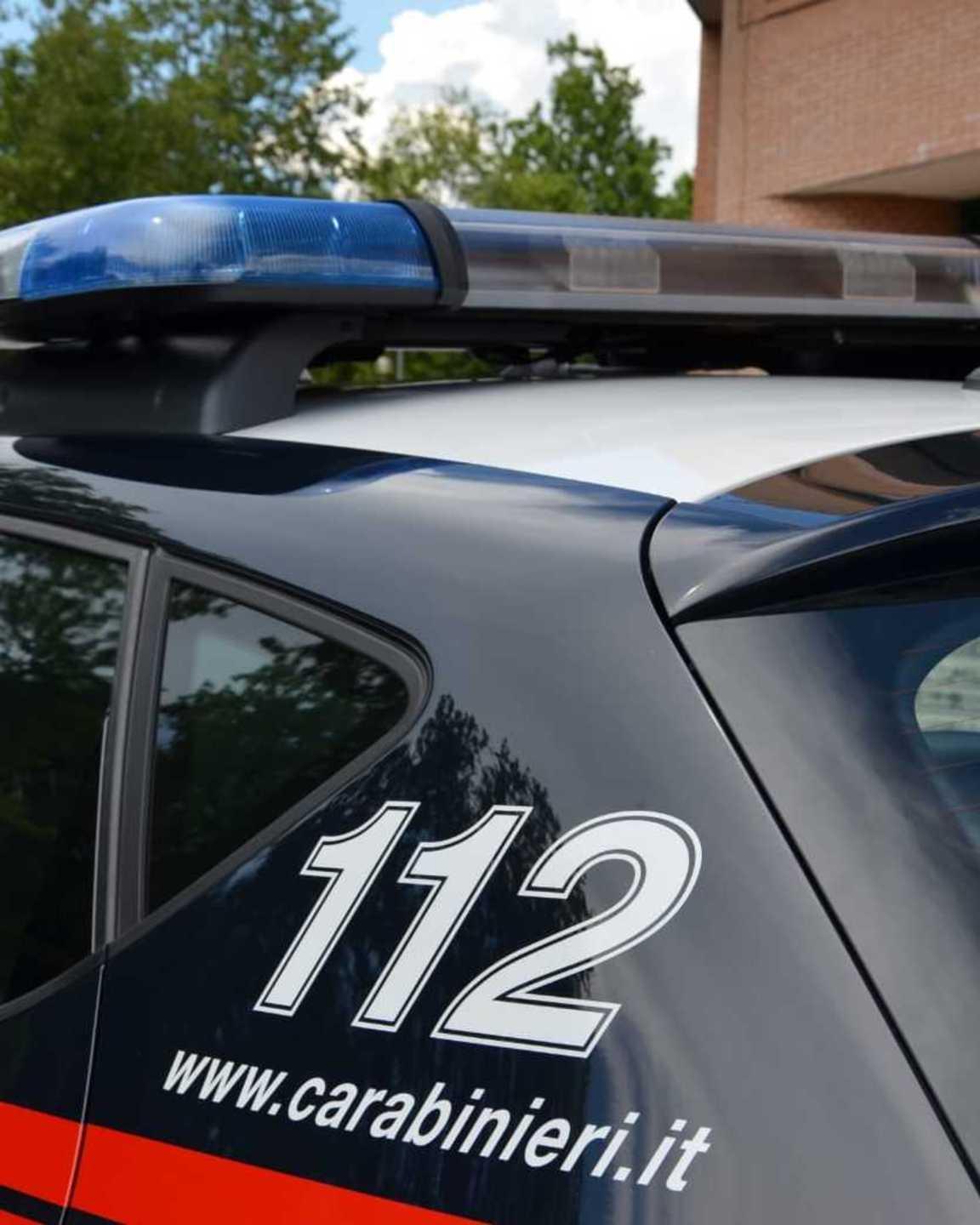 Spruzzano spray urticante in un bar, due giovani denunciati