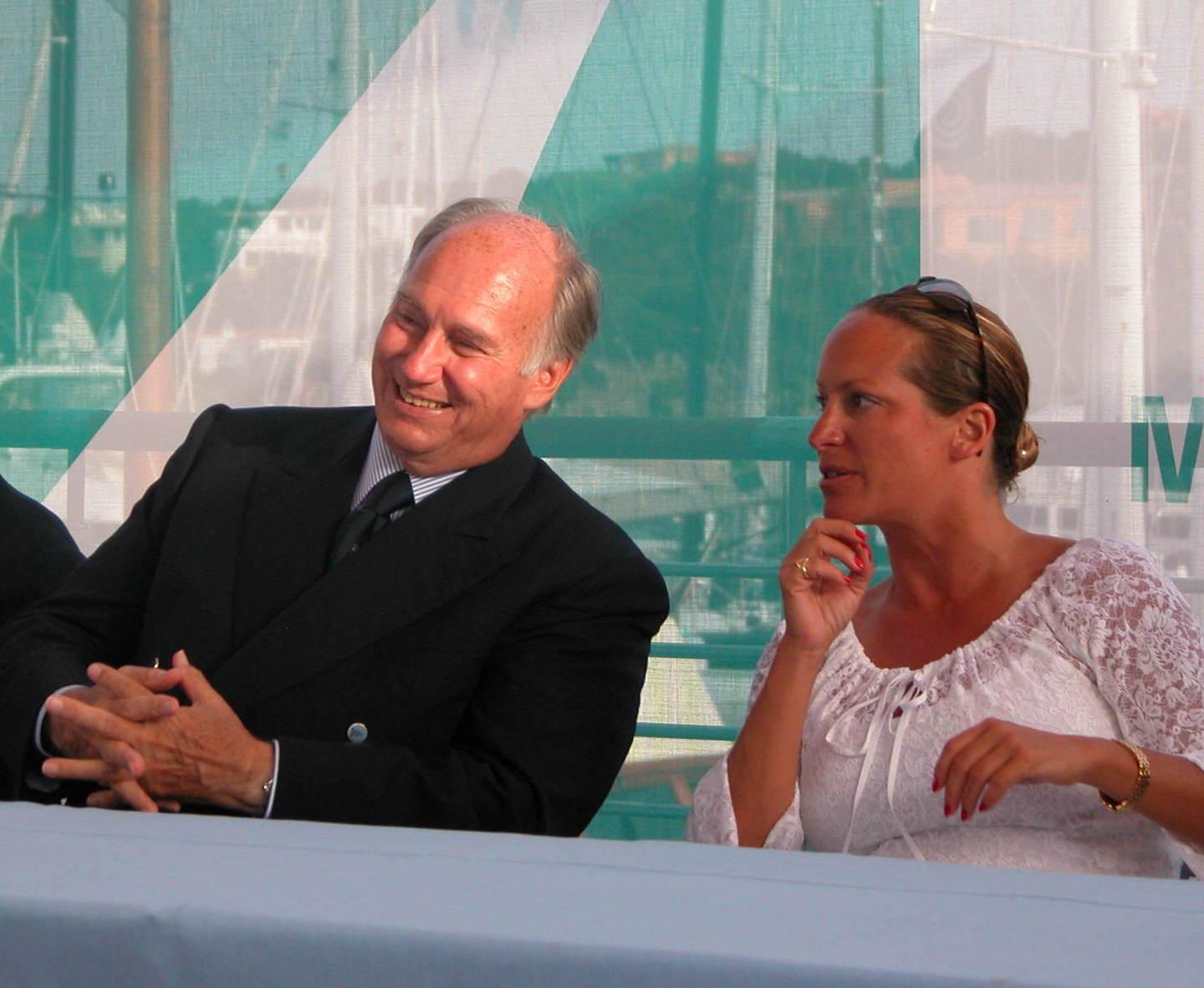 Finisce l’era dell’Aga Khan, ma lui non lascia la Costa 