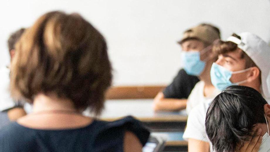 Prof Covid, i soldi non bastano per tutti