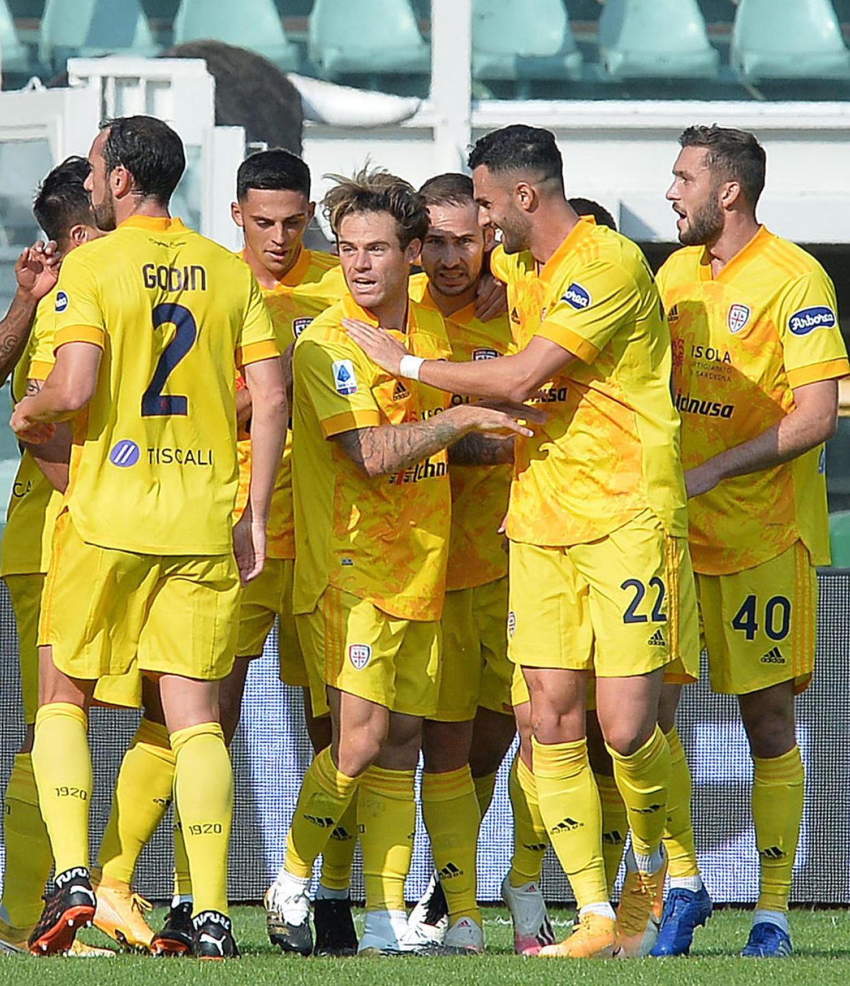 Un Cagliari grinta e testa per infilzare il Crotone 