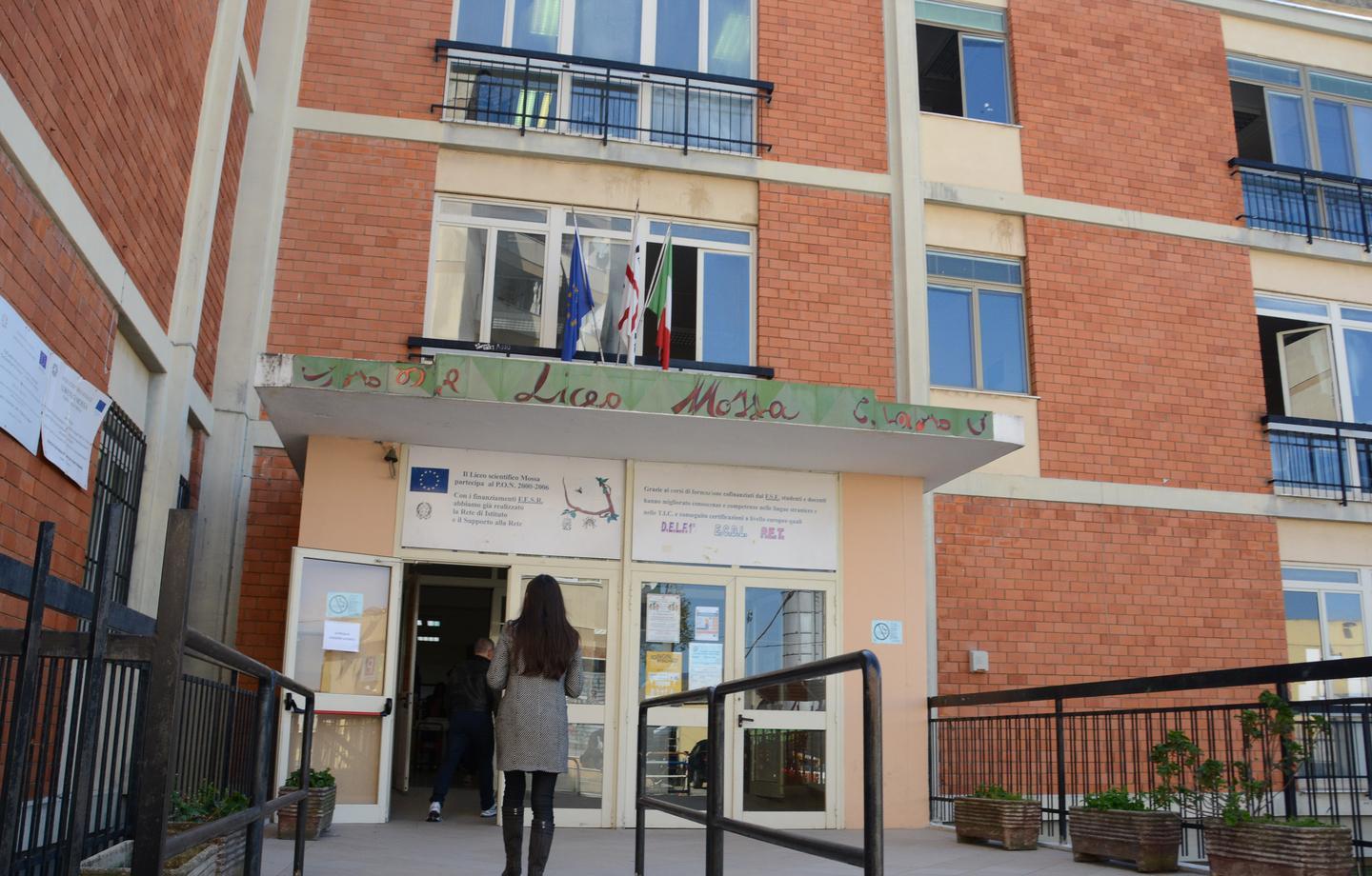 Studenti positivi al Covid altre 3 classi in quarantena 
