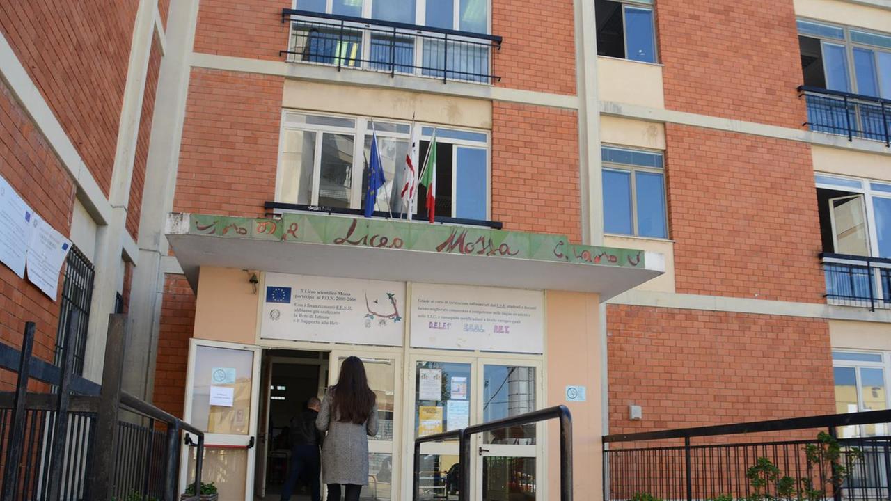 Studenti positivi al Covid altre 3 classi in quarantena