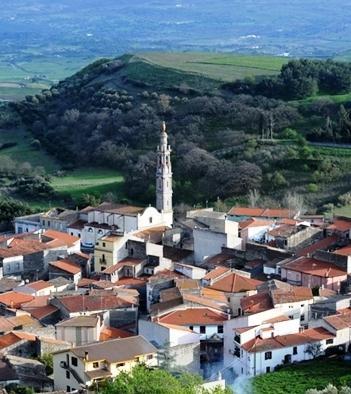 Mores, attacco alla giunta: «Inadeguati e litigiosi» 