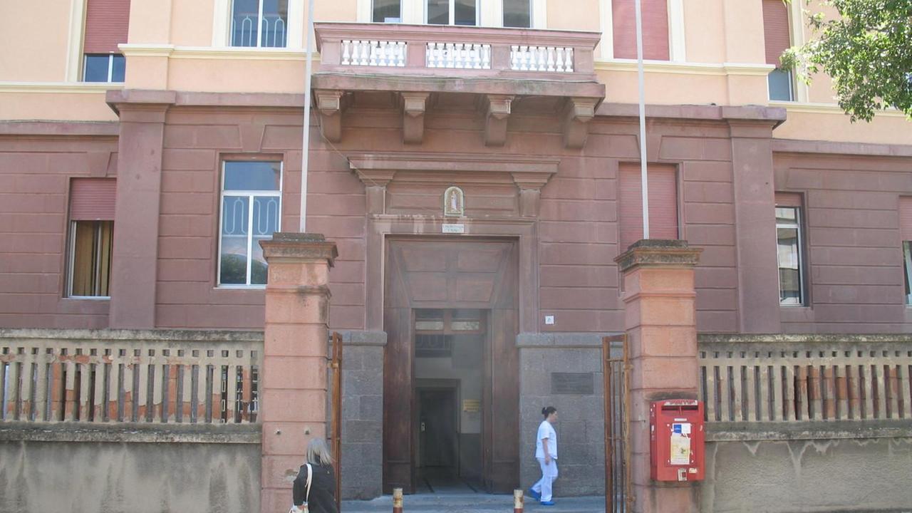 Sassari, malati lasciati senza cure pronti ad andare in procura