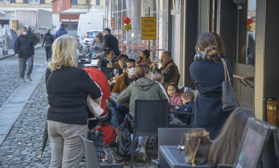 Modena Focolaio all’anagrafe, dipendenti in isolamento Ieri 140 casi e 2 decessi 