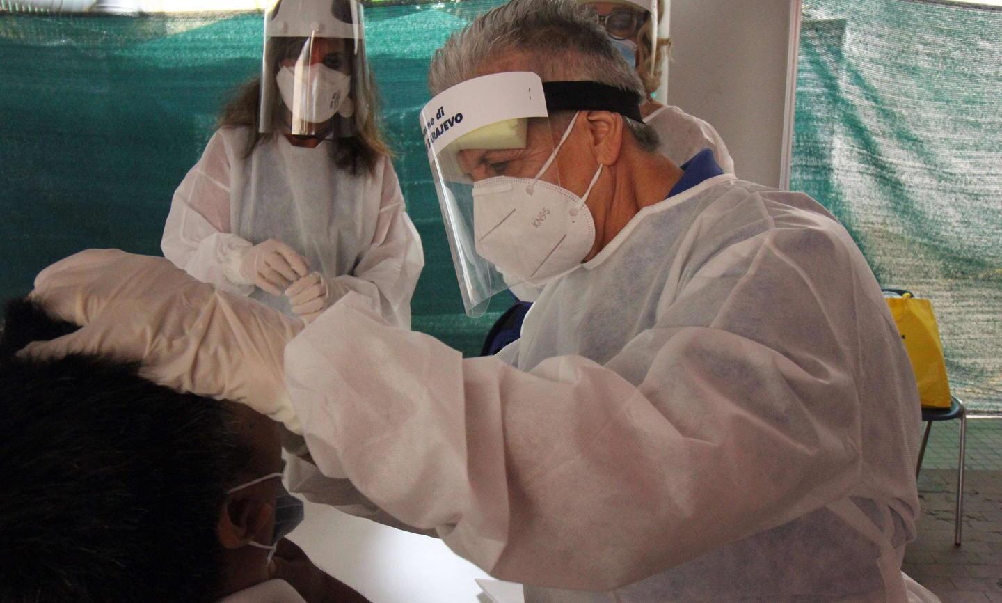 Altri otto positivi, superati i 60 contagiati. Zini: «Ma l’ospedale non è sotto pressione» 