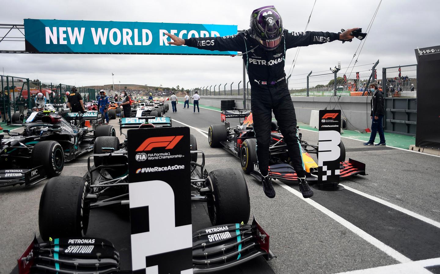Nessuno come Hamilton: vittoria n° 92, battuto il record di Michael Schumacher 