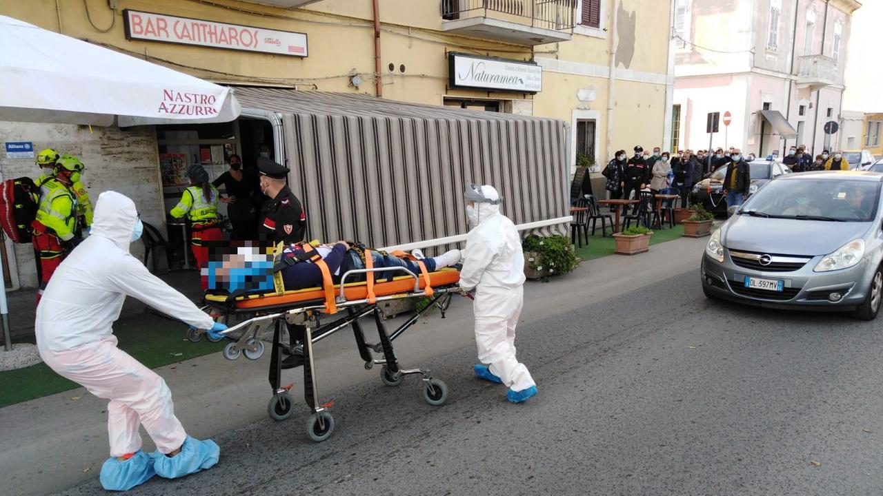 Porto Torres, beve un caffè e si sente male: i soccorsi arrivano con l'elicottero