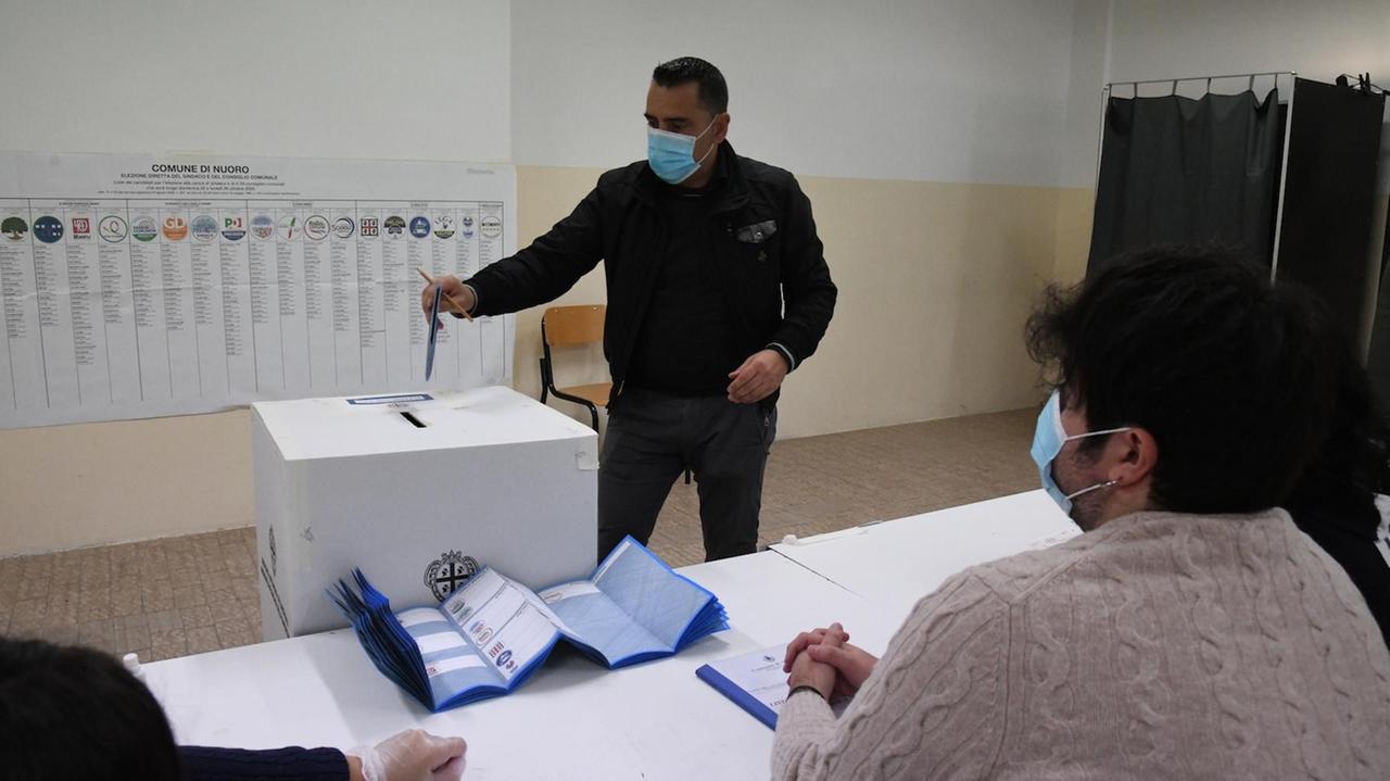 Elezioni comunali, a Nuoro si va verso il ballottaggio tra Soddu e Sanna